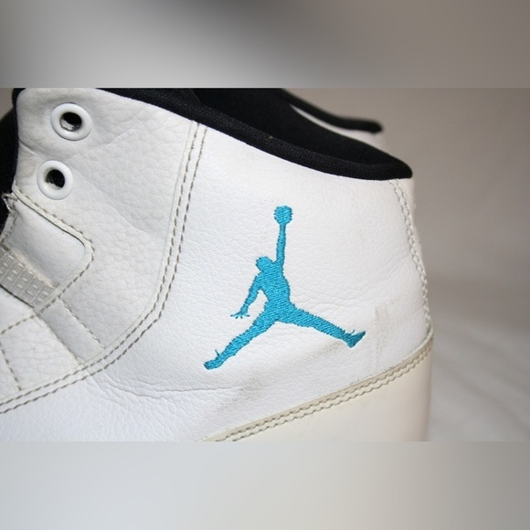 Jordan Executive "White" Shoes Size: 9 (men) - Picture 6 of 10